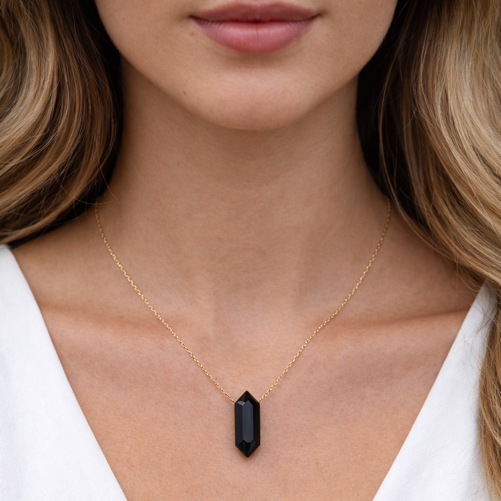 Onyx Crystal Necklace – Strength and Protection